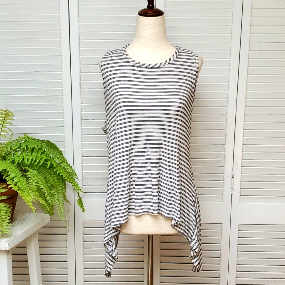 Coin 1804 Size M Black And White Stripe Button Back Asmetrical Tank Top